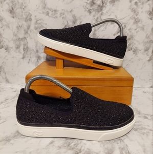 🆕️brand new with tags UGG Caplan metallic slip on